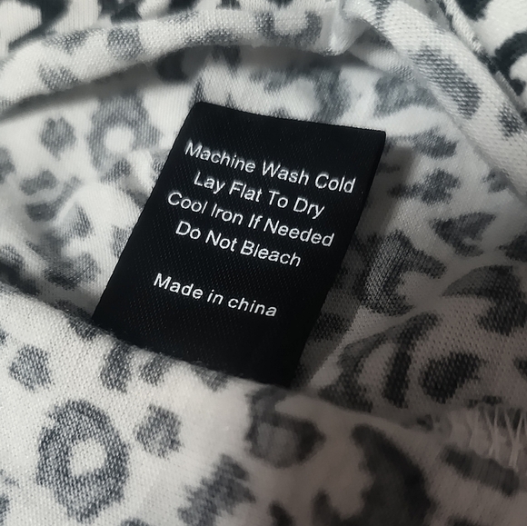 POL Animal Print Oversized Top / Size S - Picture 6 of 8